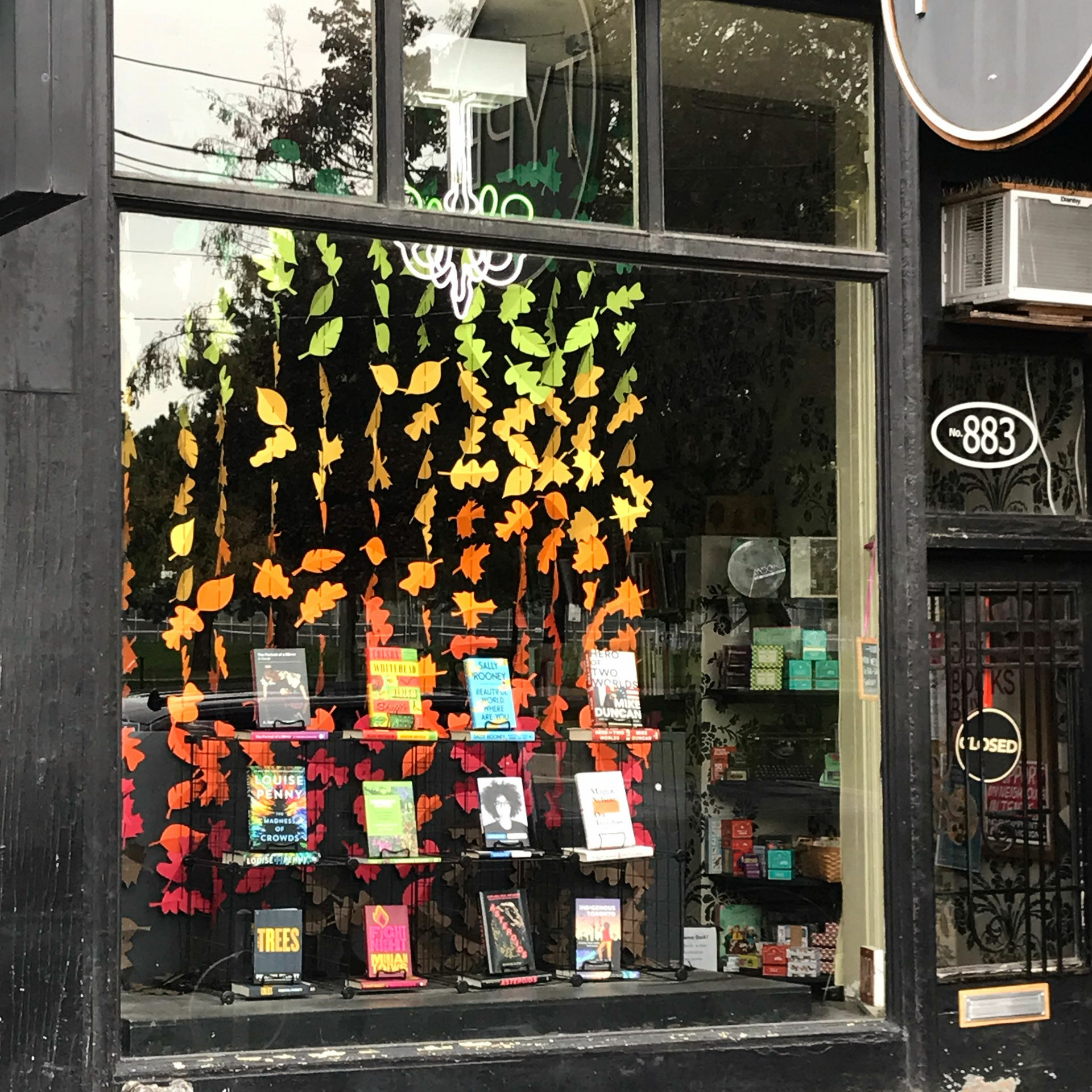 autumn leaf display in Type Books window